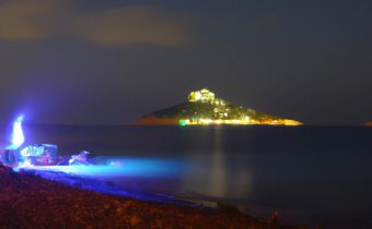Dovolenka na Ibize: Na tomto známom ostrove, ktorý je známy svojím nočným životom, sa môžete zabávať po celú noc a cez deň si užívať krásne pláže.